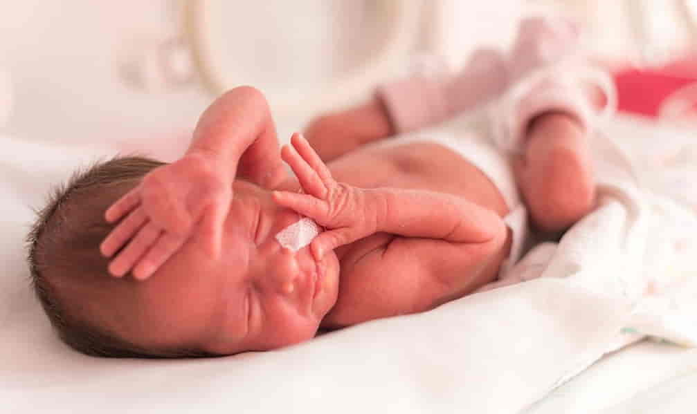 نوزاد معتاد چه علائمی دارد؟