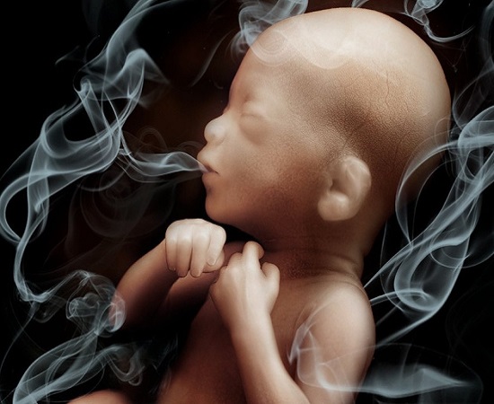 5 خطر دود تریاک برای جنین