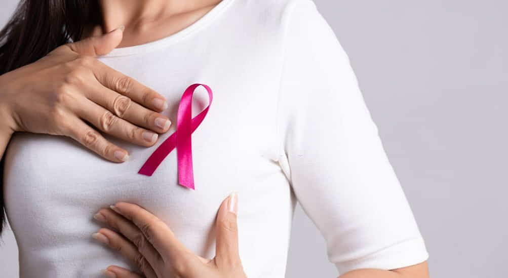 انجام خودآزمایی پستان برای هفت علت درد سینه در خانم ها