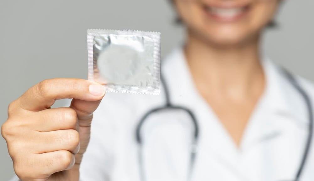 استفاده از کاندوم برای درمان زود انزالی