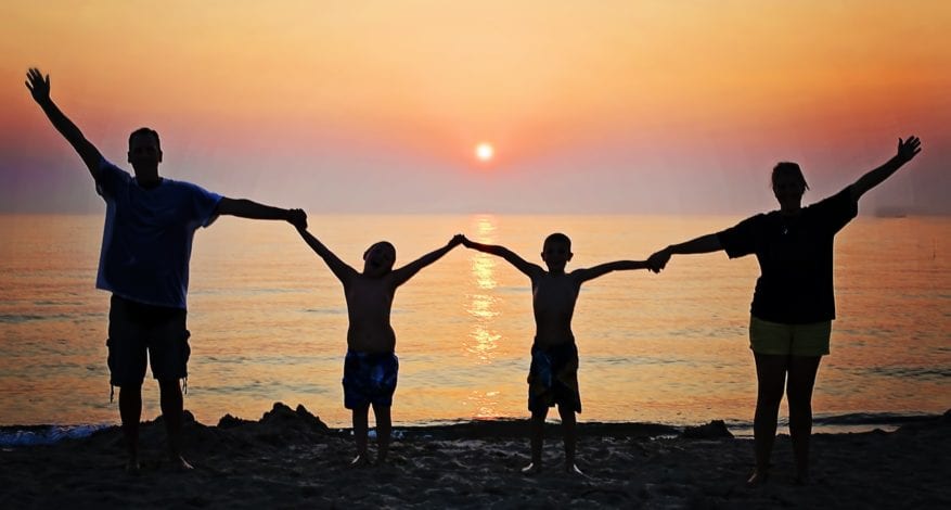 انسجام خانوادگی چیست؟ و راه های بهبود آن