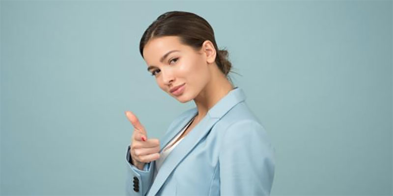 زبان بدن کاریزماتیک چیست