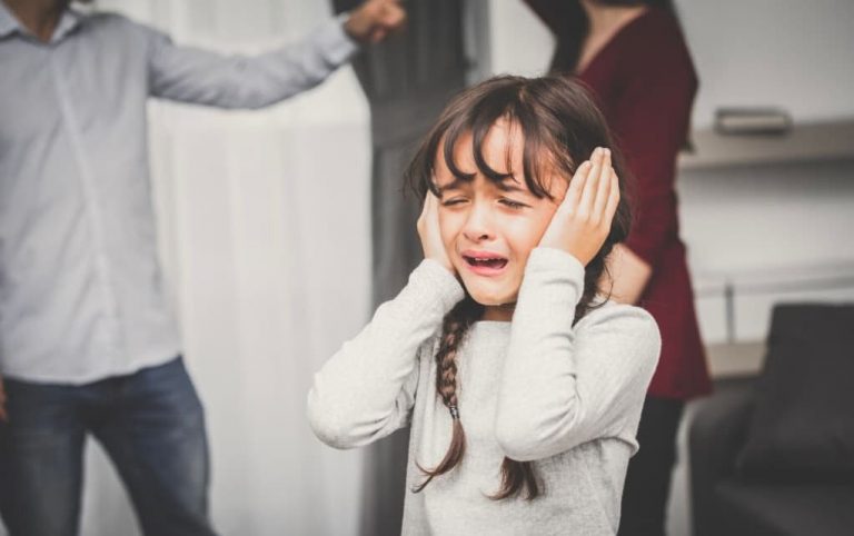 ۱۱ علت مشکلات خانوادگی و روش های حل آنها