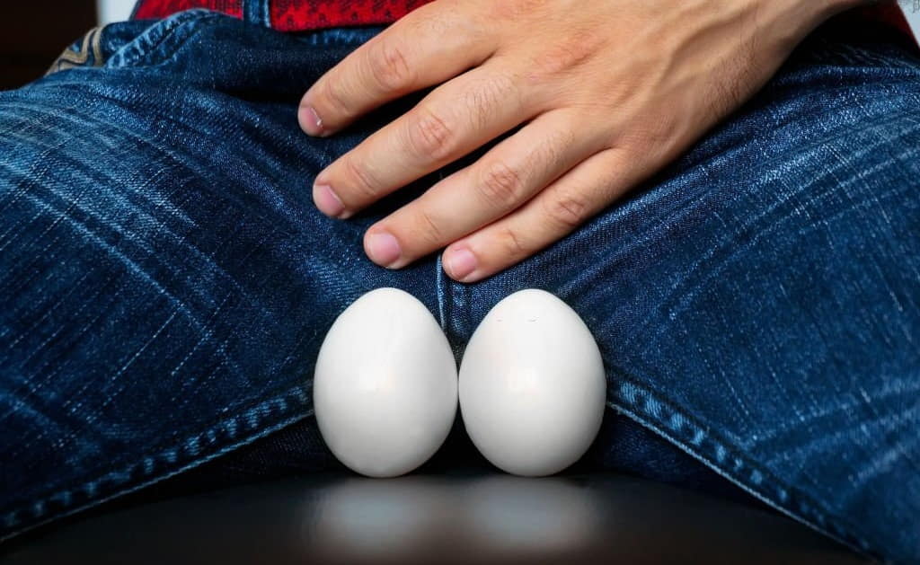 پروتز بیضه چیست؟ + مزایا و عوارض آن